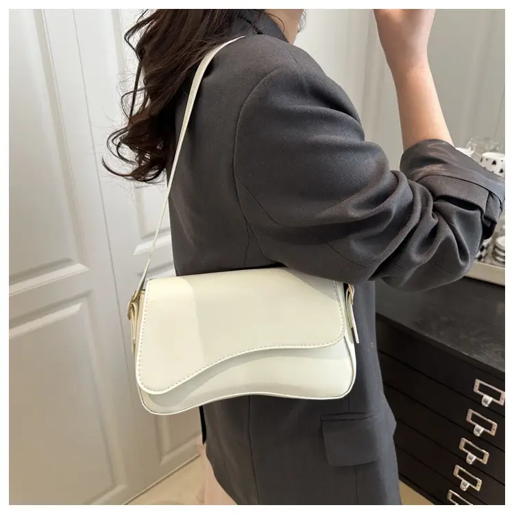 Women's Beige Crossbody Bag with Chain Strap — feature 11
