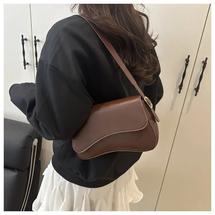 Women's Beige Crossbody Bag with Chain Strap — feature 17