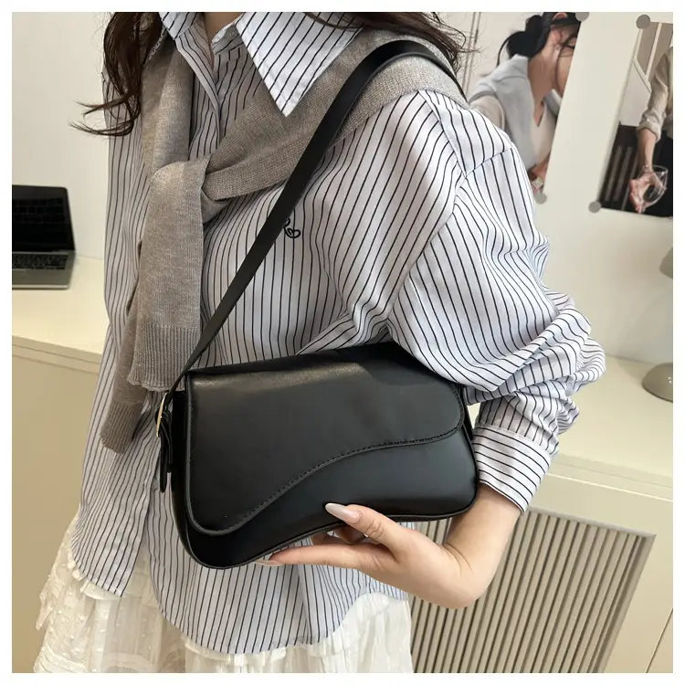 Women's Beige Crossbody Bag with Chain Strap — feature 23