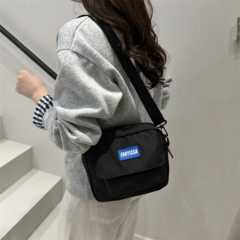 Minimalist Crossbody Bag for Students & Casual Use - Image 7