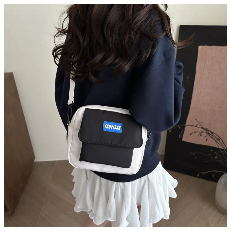 Minimalist Crossbody Bag for Students & Casual Use — feature 21