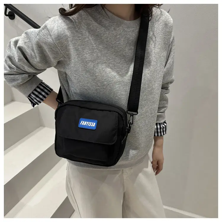 Minimalist Crossbody Bag for Students & Casual Use — feature 31