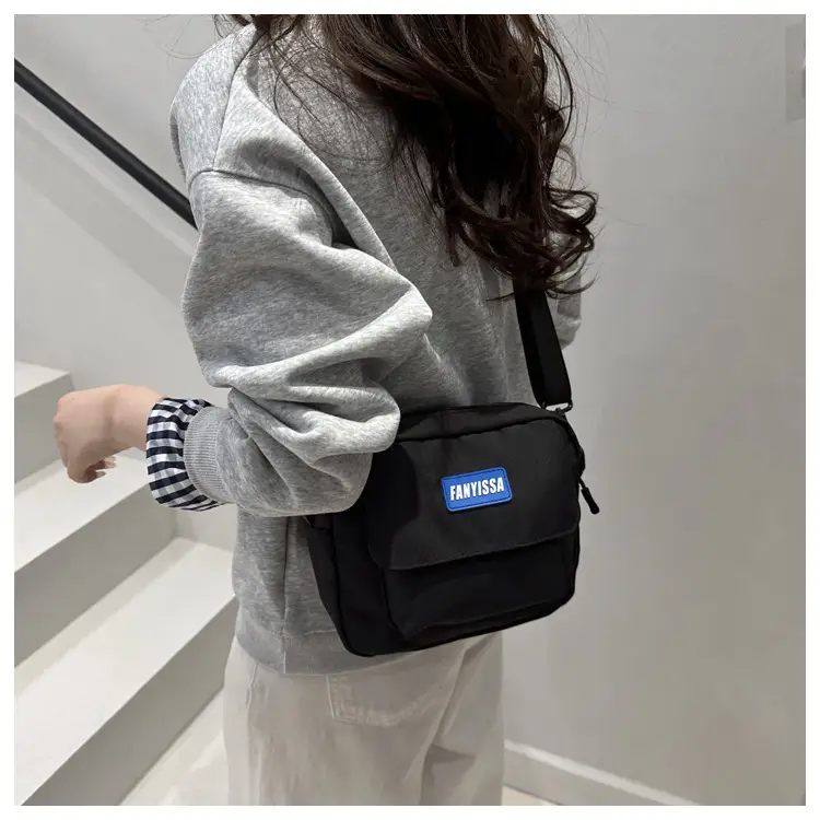 Minimalist Crossbody Bag for Students & Casual Use — feature 34