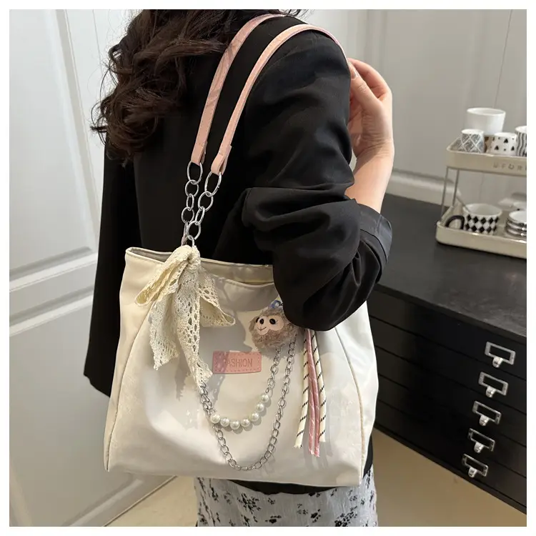 Women's Chain Strap Shoulder Bag with Pearl Lace — feature 11