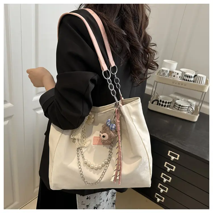 Women's Chain Strap Shoulder Bag with Pearl Lace — feature 15