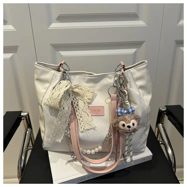 Women's Chain Strap Shoulder Bag with Pearl Lace — feature 19