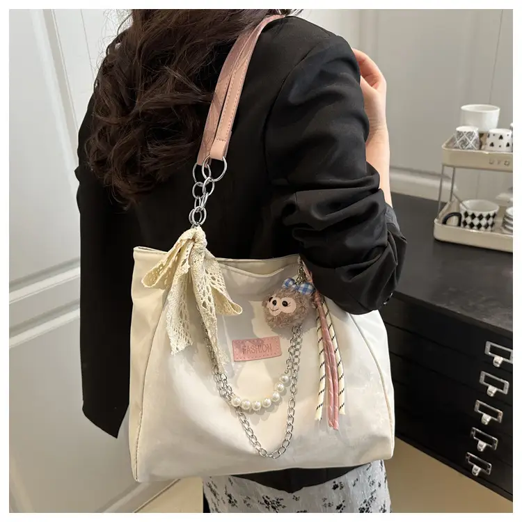 Women's Chain Strap Shoulder Bag with Pearl Lace — feature 8