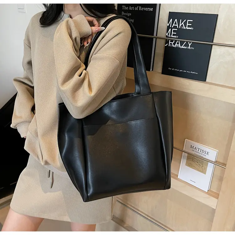 Women Large Capacity Tote Bag Brown Leather 2026 — feature 12