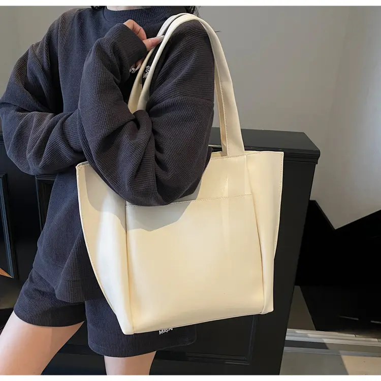 Women Large Capacity Tote Bag Brown Leather 2026 — feature 17