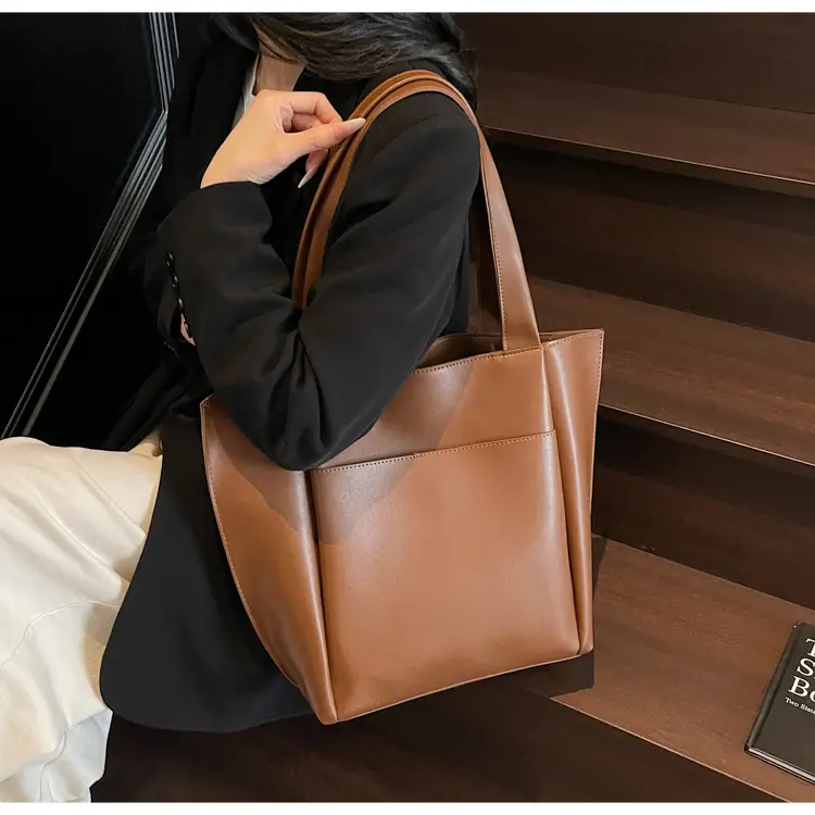 Women Large Capacity Tote Bag Brown Leather 2026 — feature 19