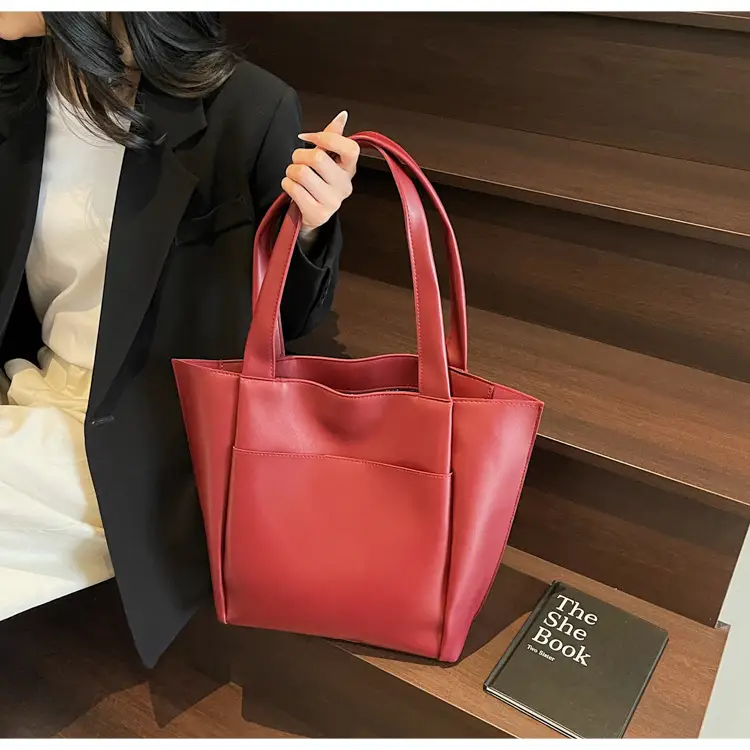 Women Large Capacity Tote Bag Brown Leather 2026 — feature 23