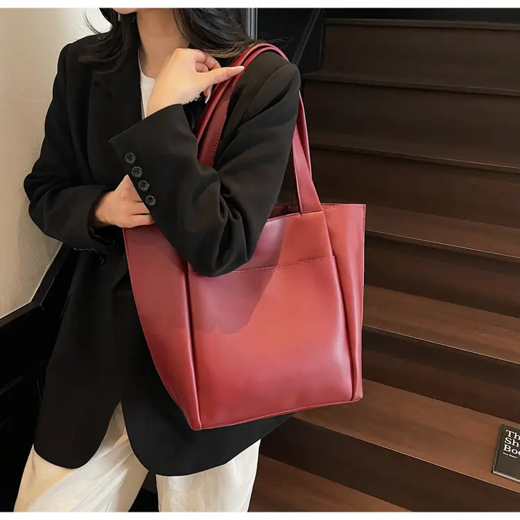 Women Large Capacity Tote Bag Brown Leather 2026 — feature 25
