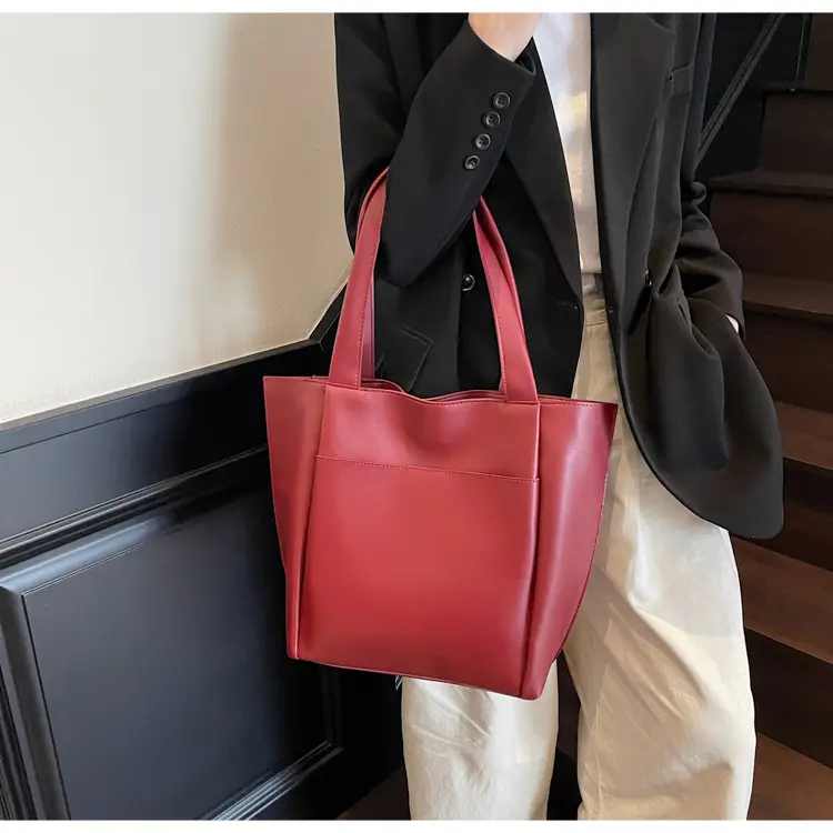 Women Large Capacity Tote Bag Brown Leather 2026 — feature 26