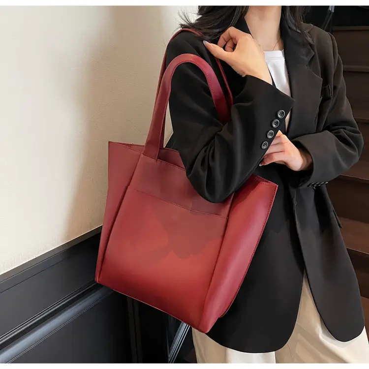 Women Large Capacity Tote Bag Brown Leather 2026 — feature 27