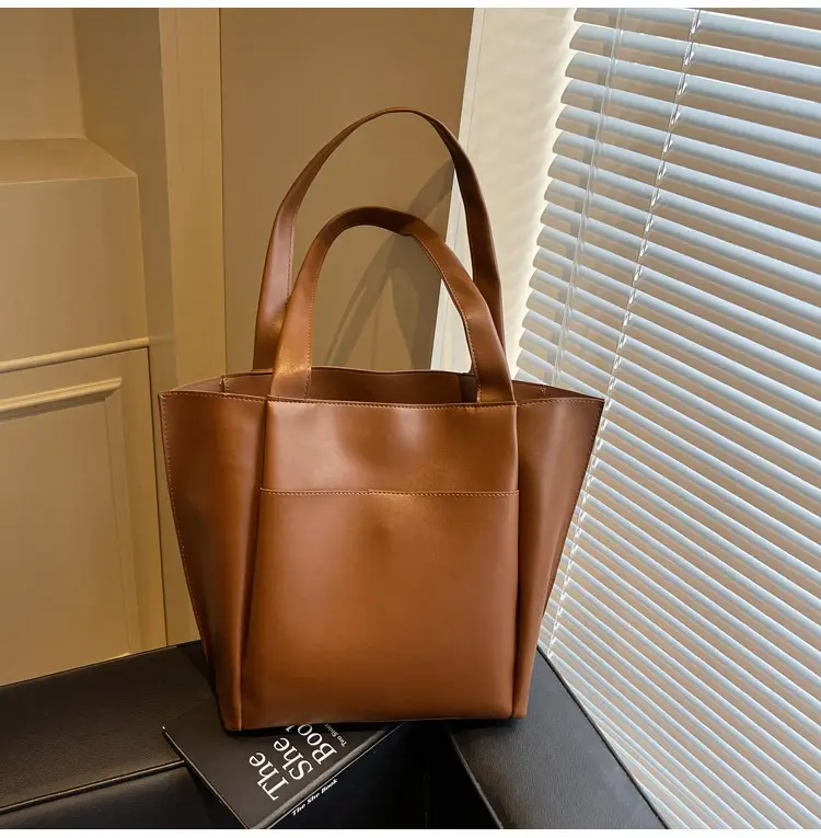 Women Large Capacity Tote Bag Brown Leather 2026 — feature 30