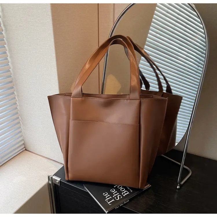 Women Large Capacity Tote Bag Brown Leather 2026 — feature 33