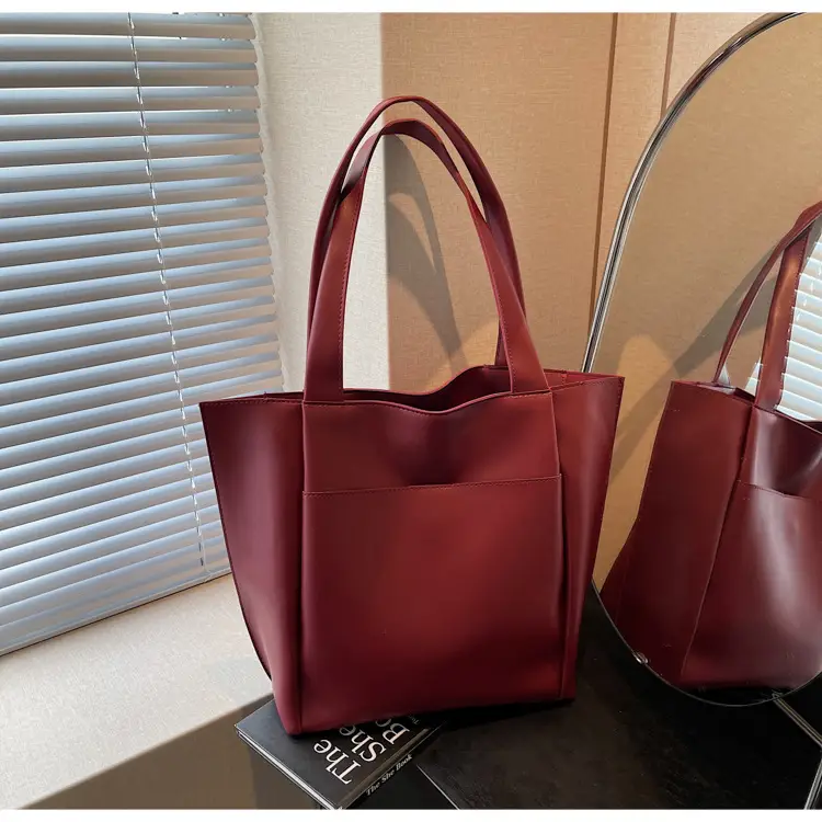 Women Large Capacity Tote Bag Brown Leather 2026 — feature 35