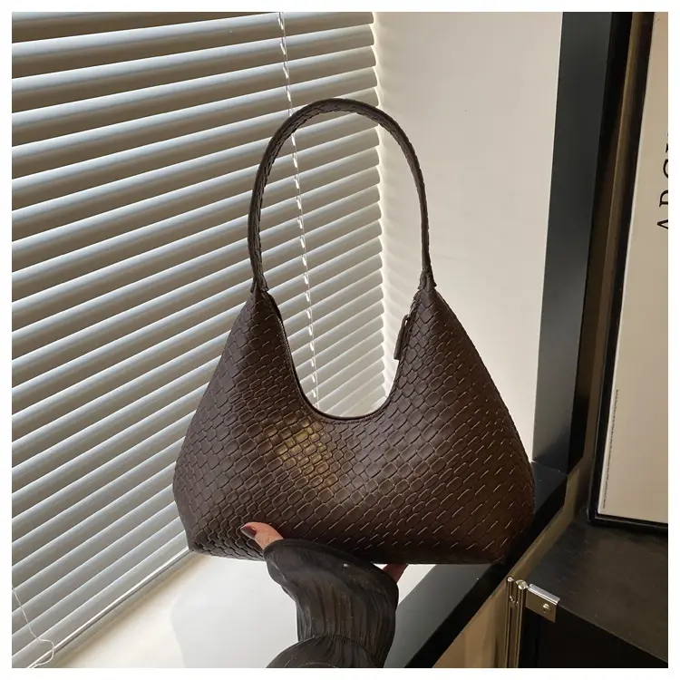 2025 Woven Shoulder Bag Niche Design Large Capacity — feature 12