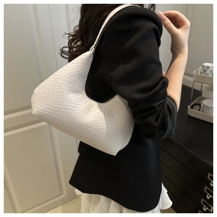 2025 Woven Shoulder Bag Niche Design Large Capacity — feature 15