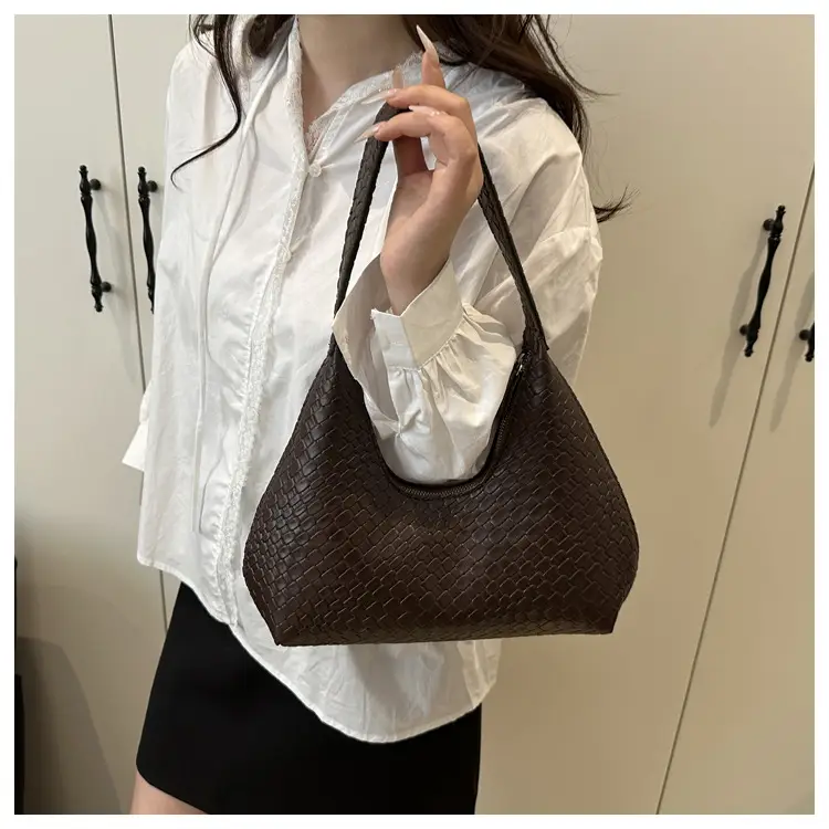 2025 Woven Shoulder Bag Niche Design Large Capacity — feature 18