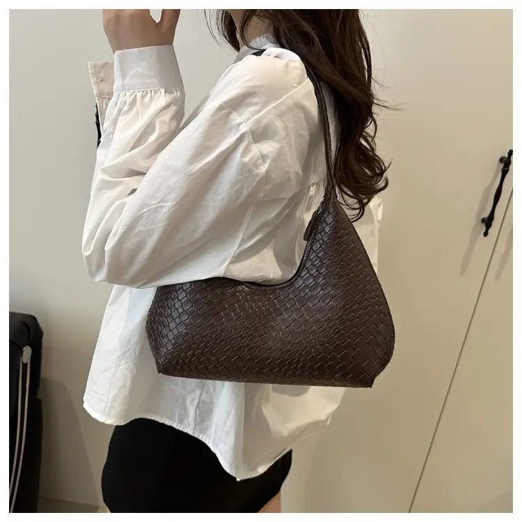 2025 Woven Shoulder Bag Niche Design Large Capacity — feature 21