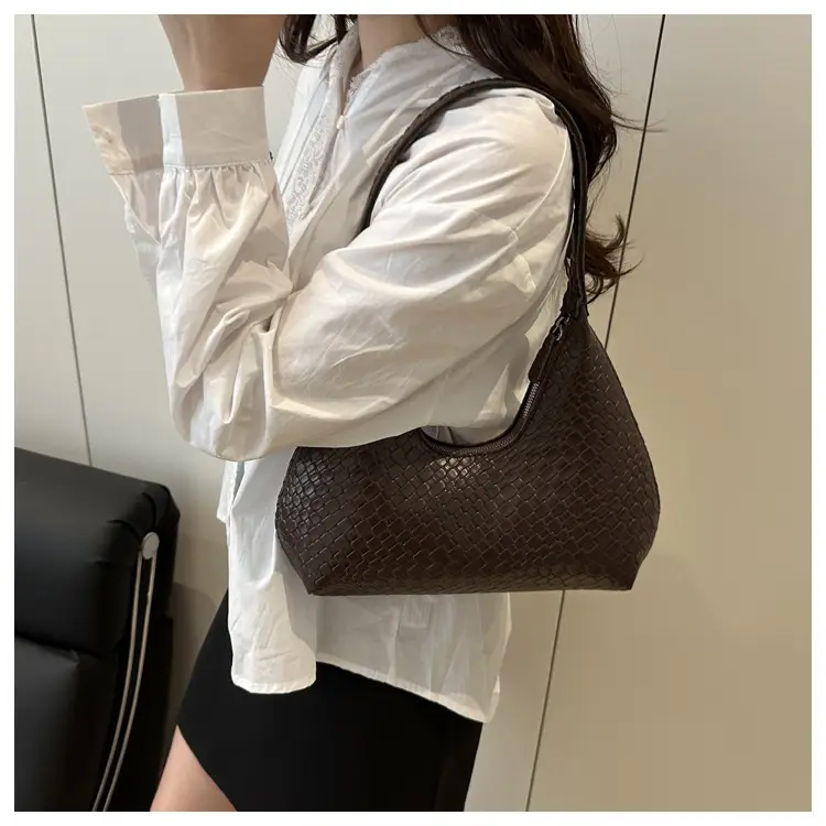 2025 Woven Shoulder Bag Niche Design Large Capacity — feature 22