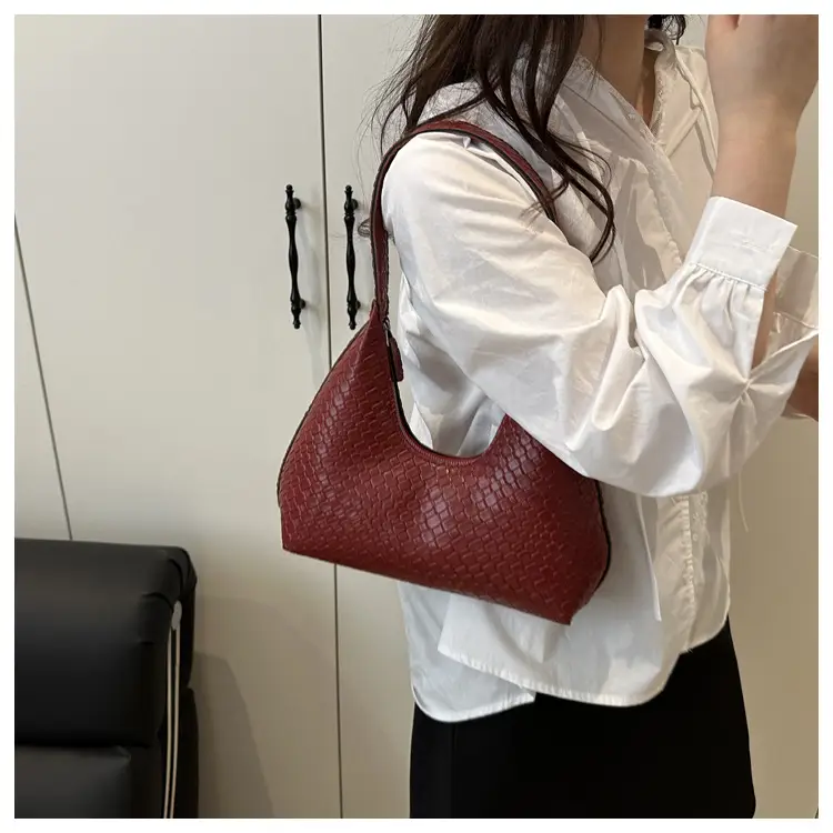 2025 Woven Shoulder Bag Niche Design Large Capacity — feature 26