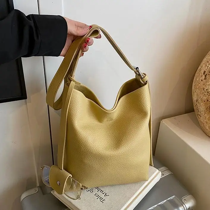 Women's Large Capacity Beige Shoulder Bag 2025