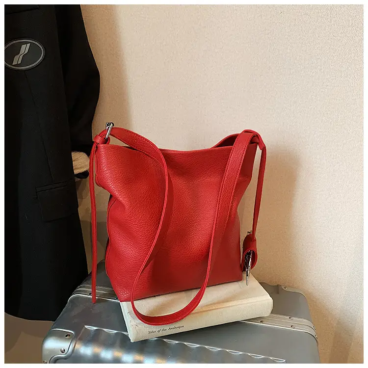 Women's Large Capacity Beige Shoulder Bag 2025 — feature 15