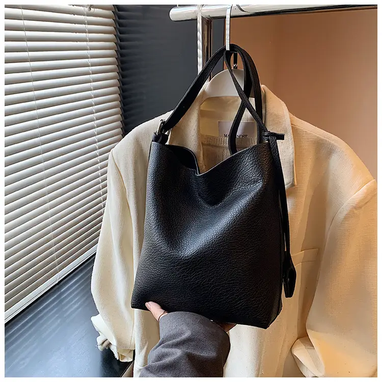 Women's Large Capacity Beige Shoulder Bag 2025 — feature 19