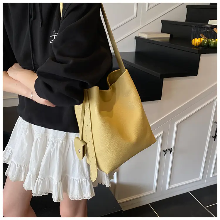 Women's Large Capacity Beige Shoulder Bag 2025 — feature 25