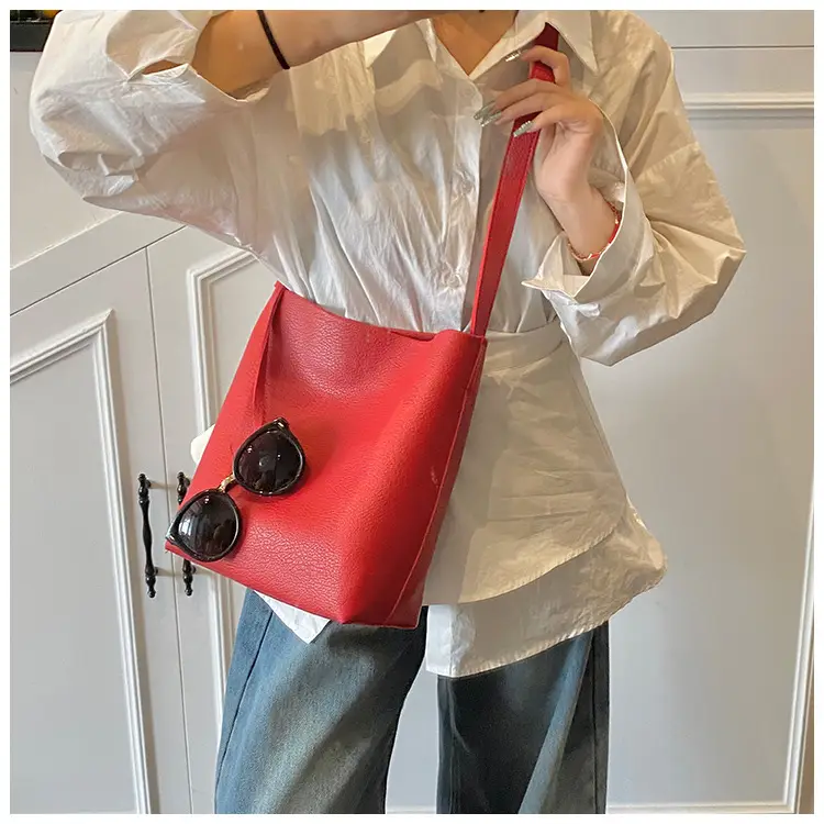 Women's Large Capacity Beige Shoulder Bag 2025 — feature 28
