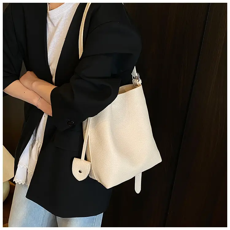 Women's Large Capacity Beige Shoulder Bag 2025 — feature 29