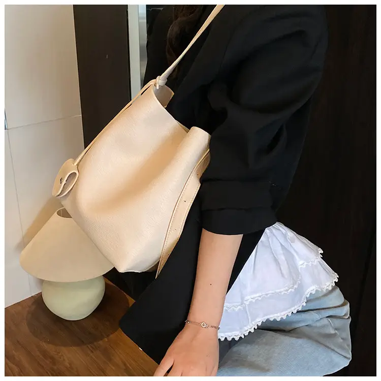 Women's Large Capacity Beige Shoulder Bag 2025 — feature 30