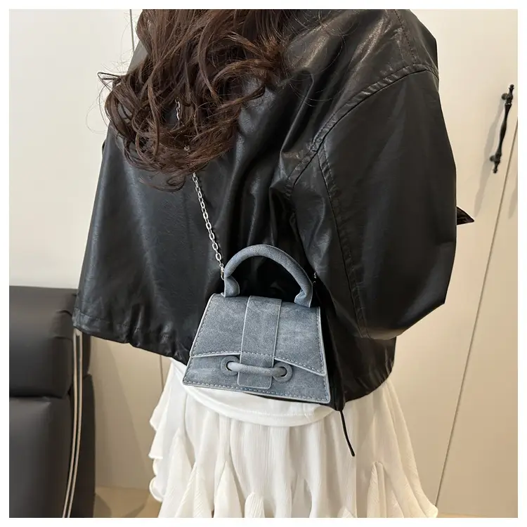 Silver Chain Crossbody Bag for Women 2025 — feature 15