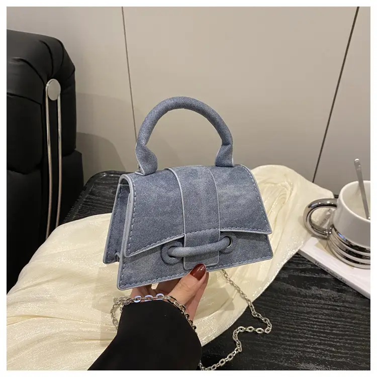 Silver Chain Crossbody Bag for Women 2025 — feature 18