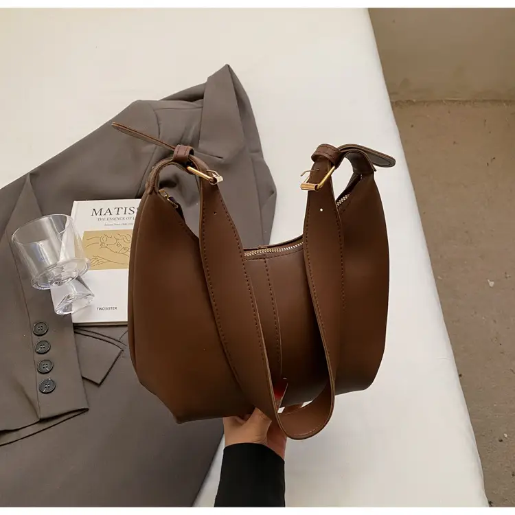 Women's Large-Capacity Crossbody Shoulder Bag Beige Leather — feature 33