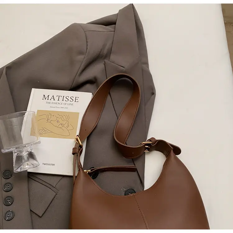 Women's Large-Capacity Crossbody Shoulder Bag Beige Leather — feature 43