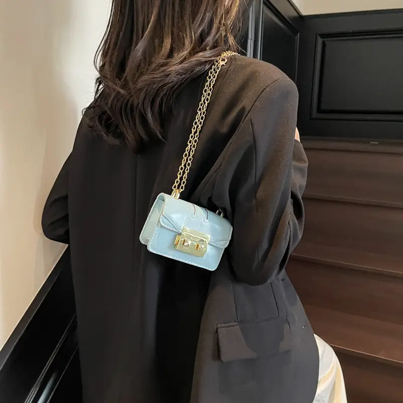 Light Blue Chain Crossbody Bag for Women - Image 6