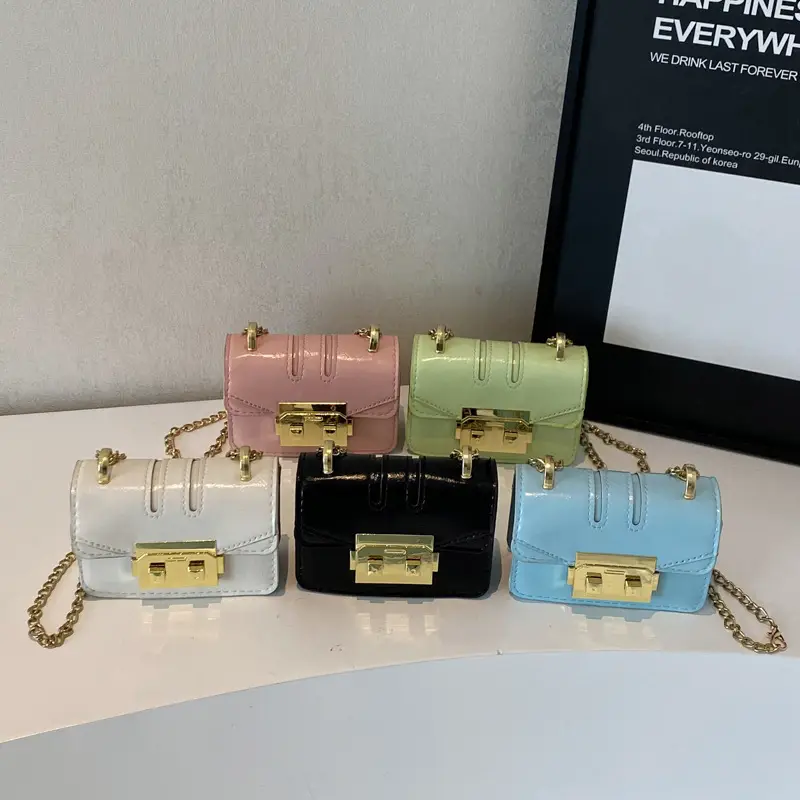 Light Blue Chain Crossbody Bag for Women - Image 7