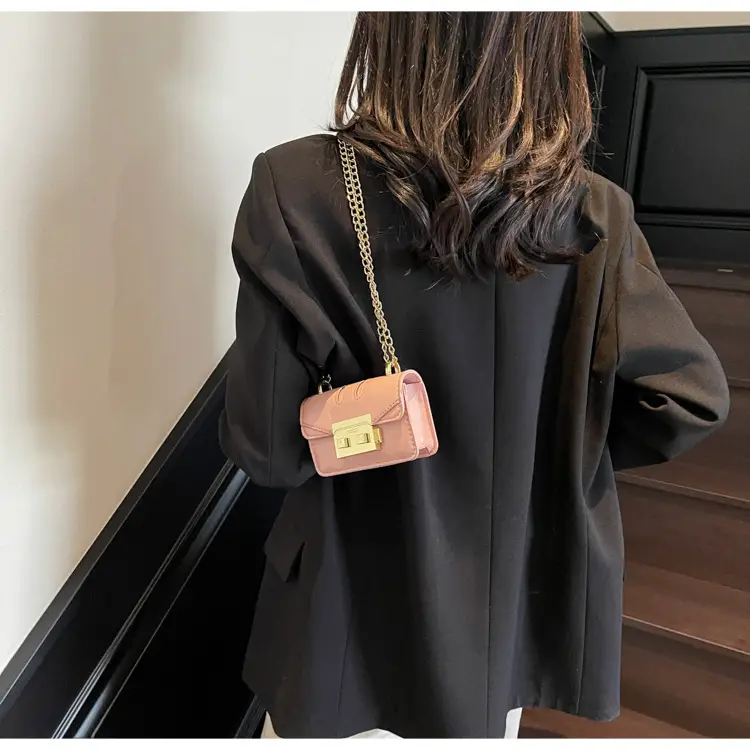 Light Blue Chain Crossbody Bag for Women — feature 10
