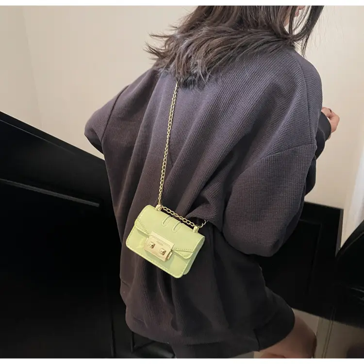 Light Blue Chain Crossbody Bag for Women — feature 15