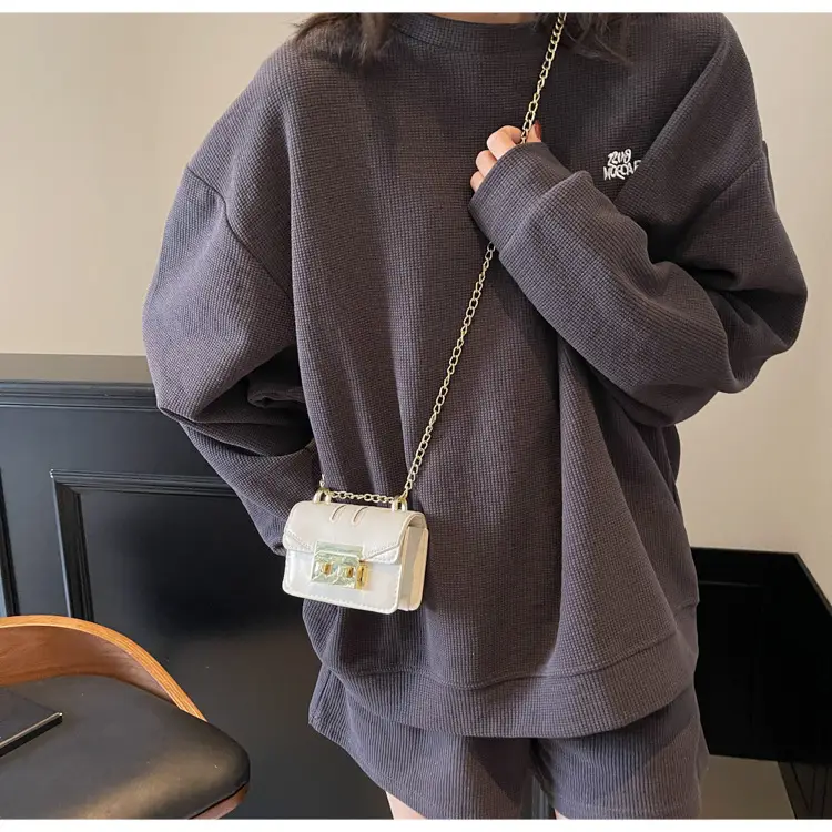 Light Blue Chain Crossbody Bag for Women — feature 18