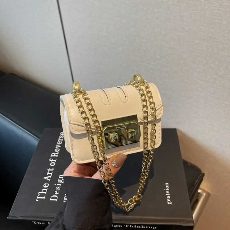 Light Blue Chain Crossbody Bag for Women - Image 2