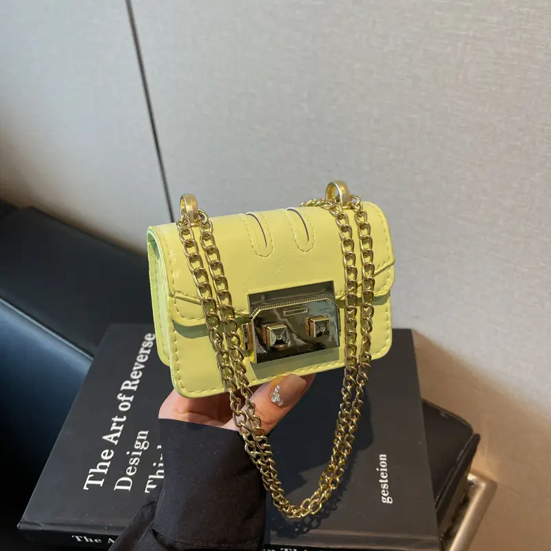 Light Blue Chain Crossbody Bag for Women - Image 3