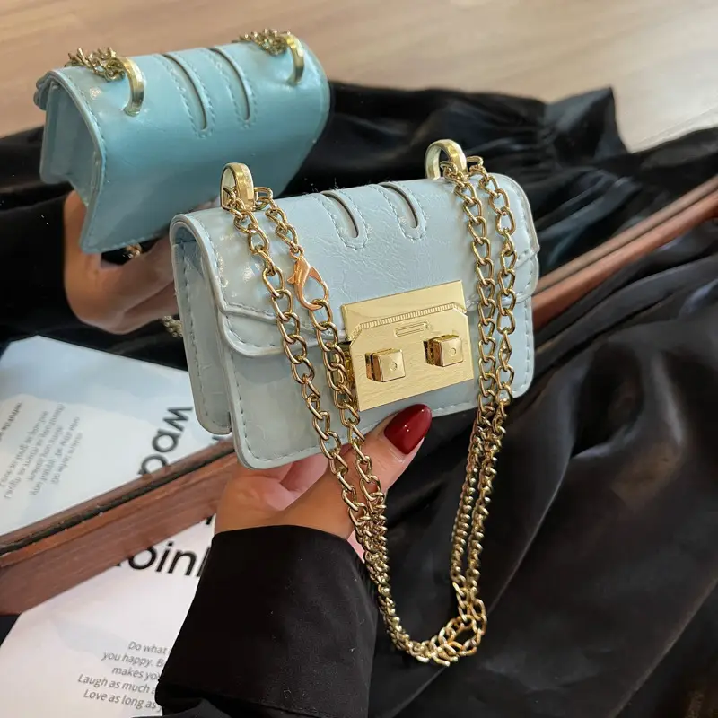 Light Blue Chain Crossbody Bag for Women - Image 5