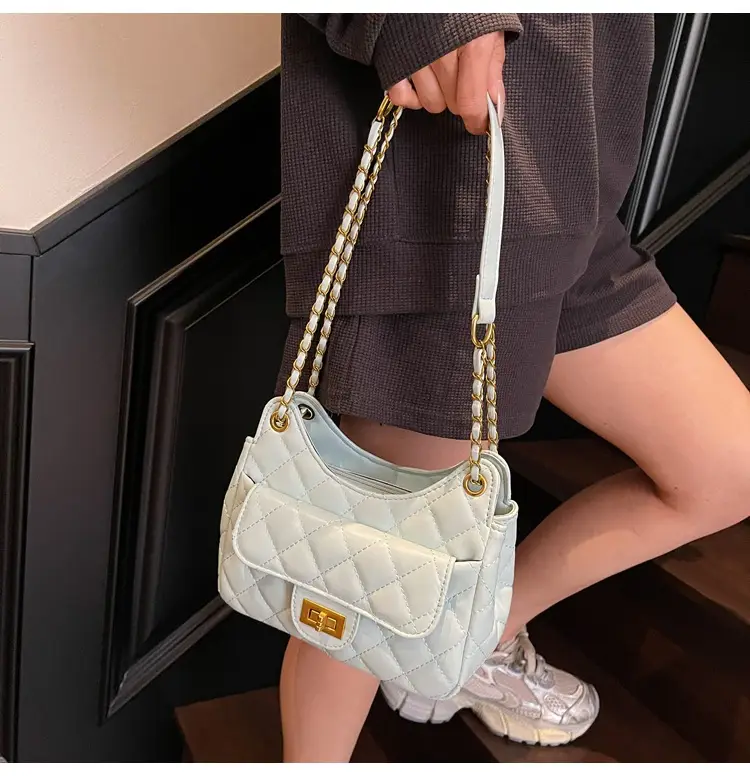 White Rhombus Chain Bag for Women 2026 — feature 19