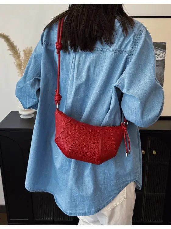 Women's Cream Crossbody Bag with Chain Strap - Image 8