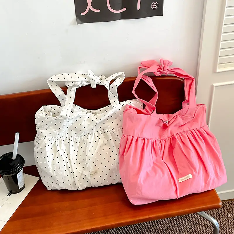Women's Korean Style Pleated Shoulder Bag Pink White — feature 5