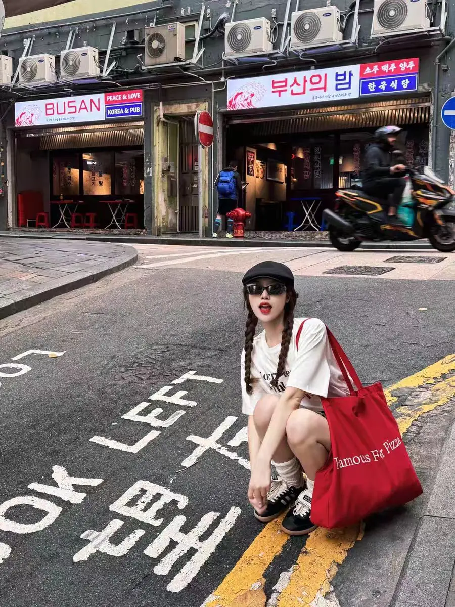 Red Letter Commuter Shoulder Bag 2026 New Model - Image 4